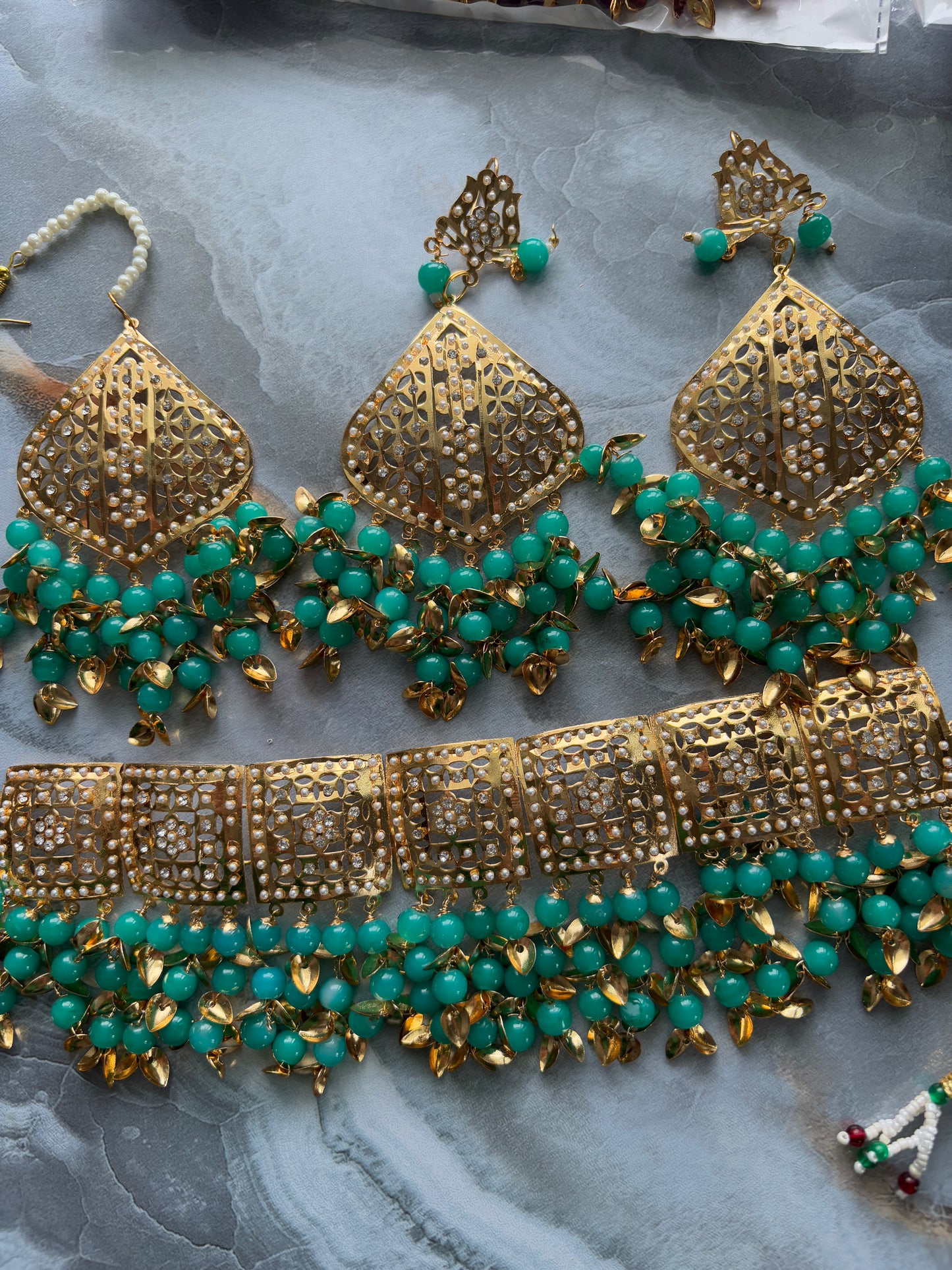 Red Pipal Patti Set