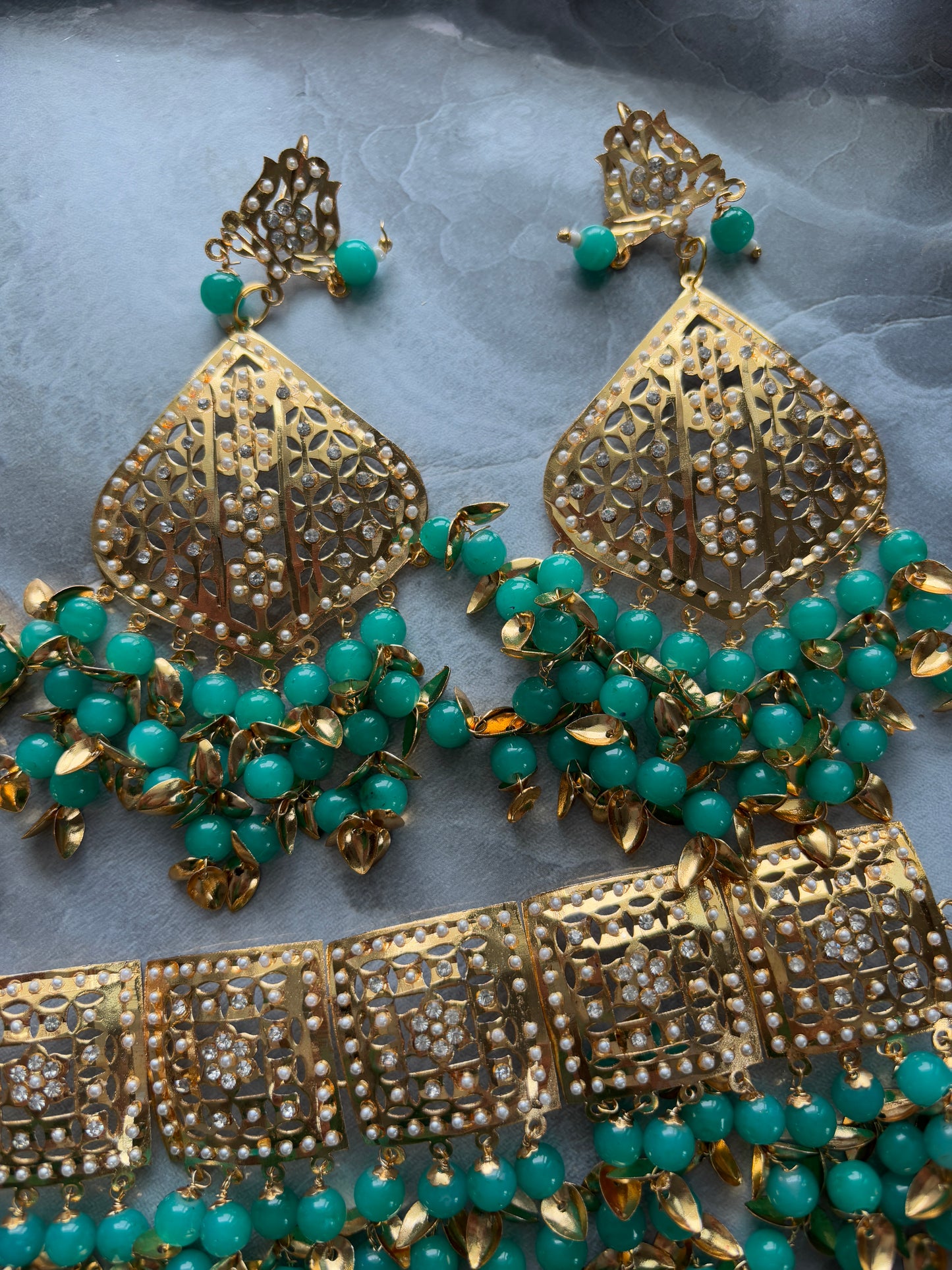 Red Pipal Patti Set