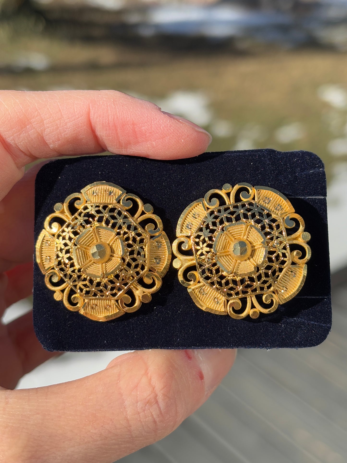 Gold look Studs
