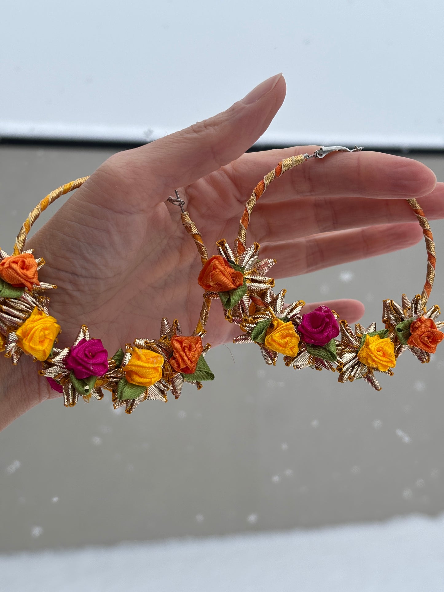 Gota Floral Hoops