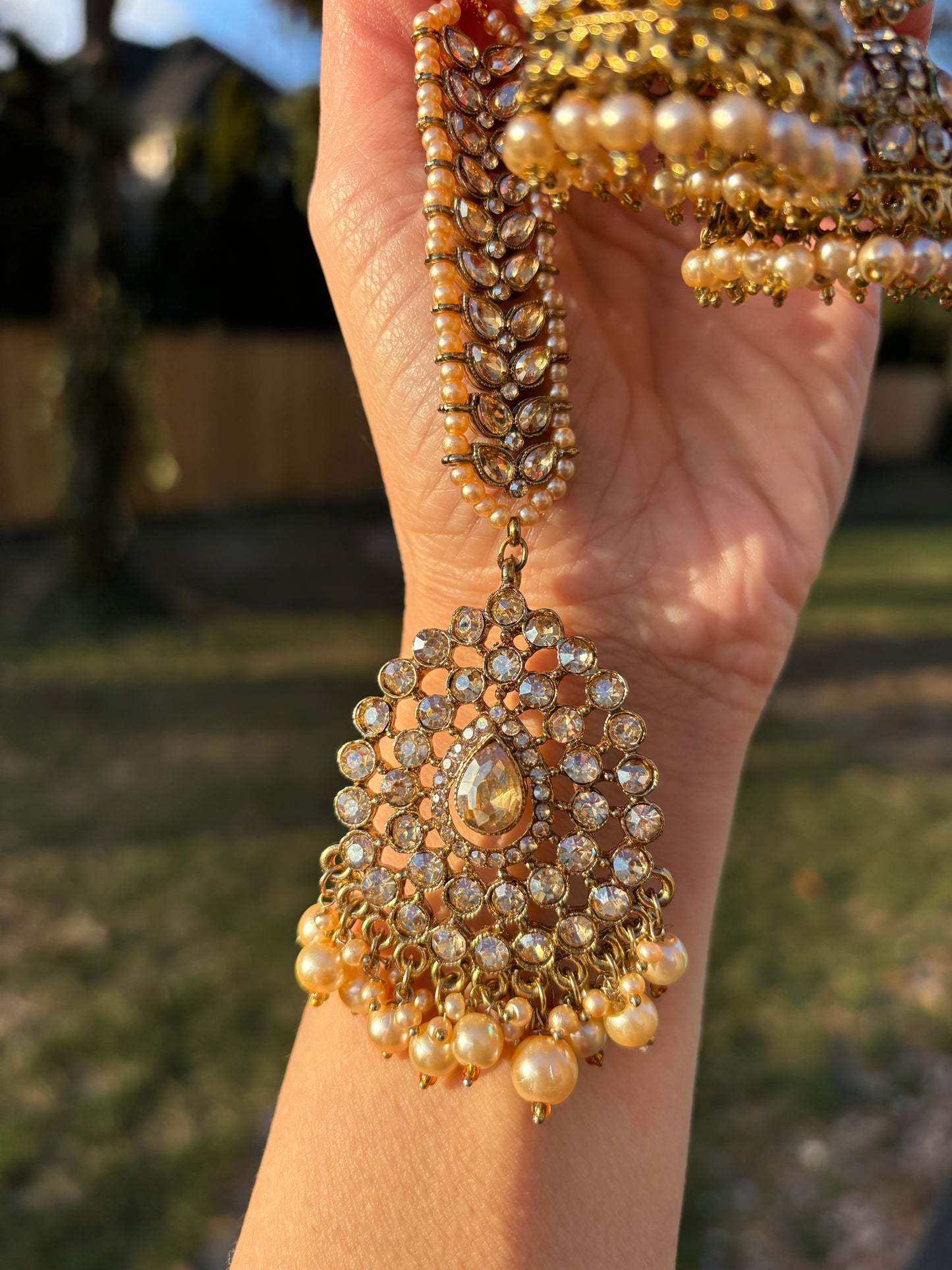 Pihu Earrings-Tikka Set