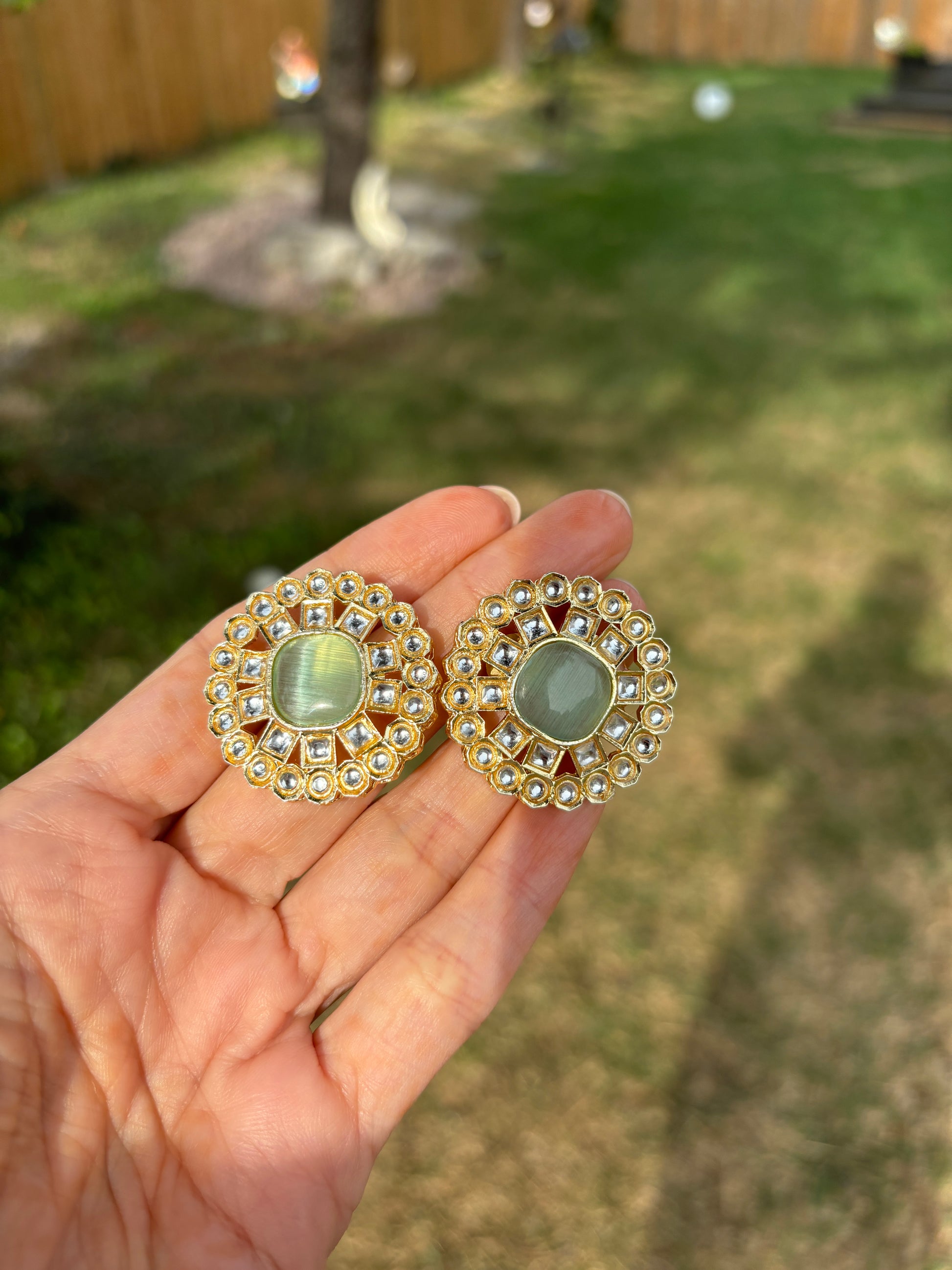 Mint Kundan Stud Earrings Gold Online | Begum’s Gems